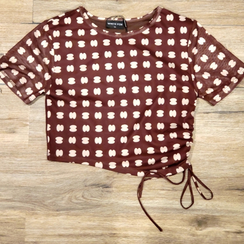 White Fox Boutique chocolate crop top, size medium